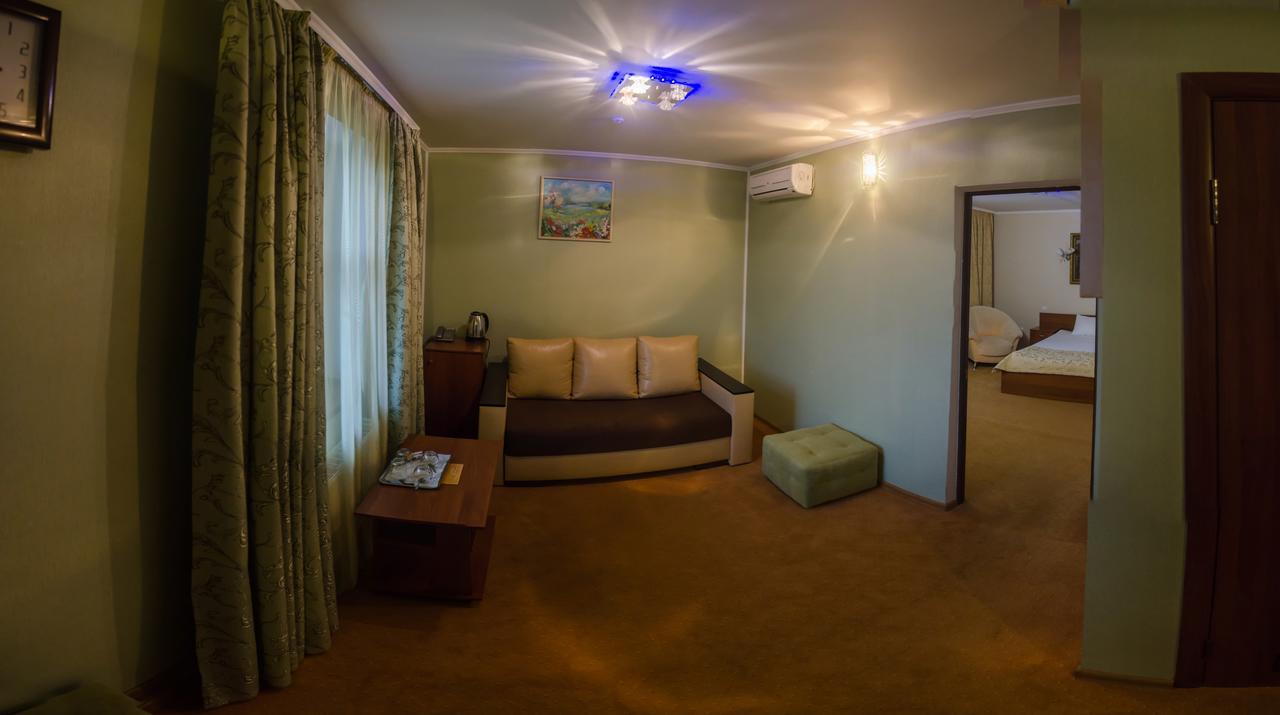 Stara Vezha Hotel Boryspil Bagian luar foto